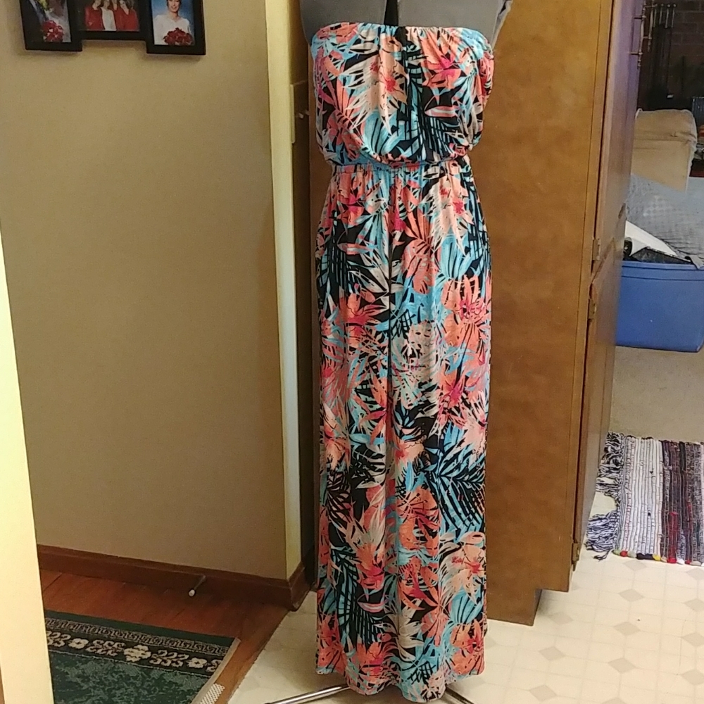 Trixxi strapless pocket dress